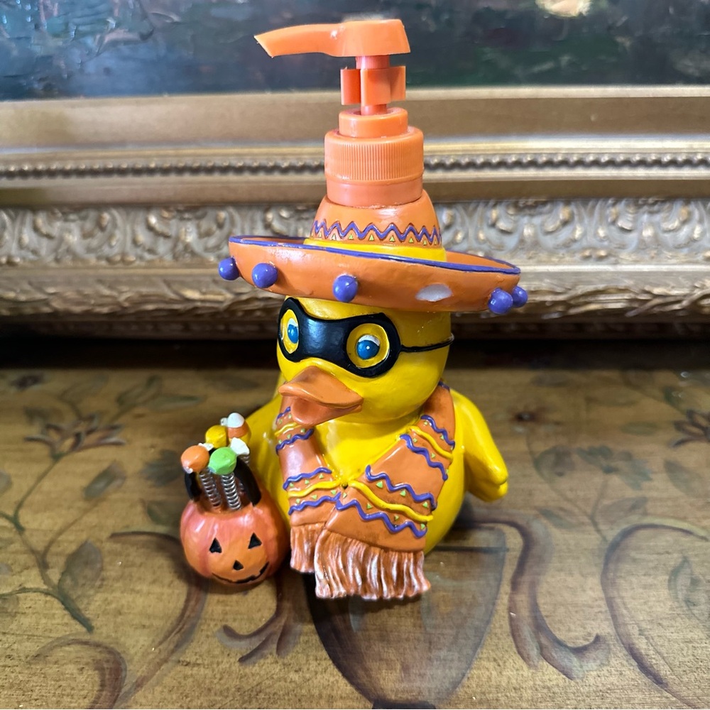 Halloween Duck Soap Dispenser Halloween Fiesta Duck Lotion Soap Dispenser RARE